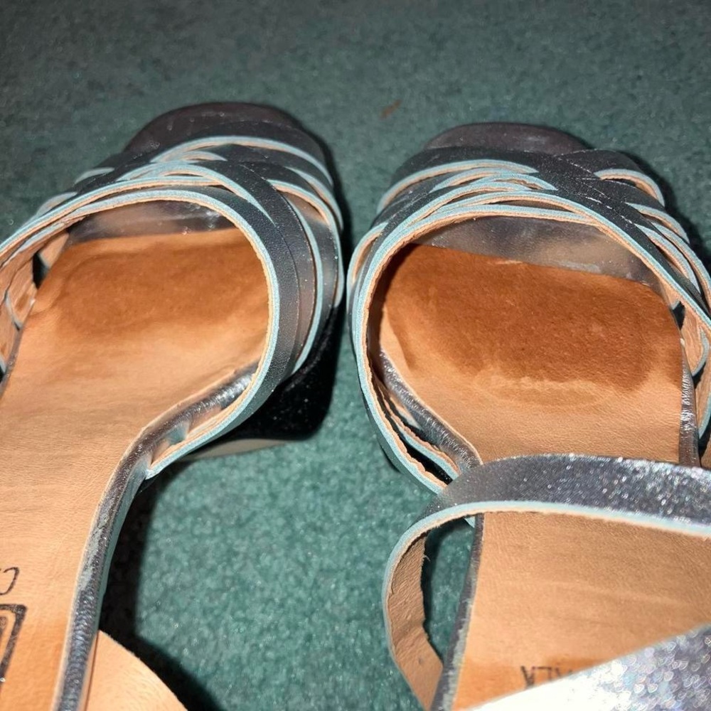 Vintage Crosswalk silver & black platform heels - Picture 4 of 8